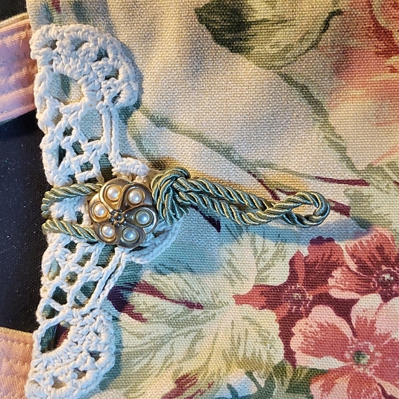 Victorian floral minibag - Picture 2 of 2